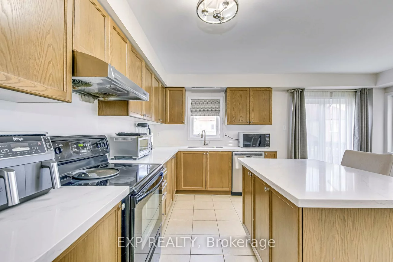 751, Candlestick, Hurontario, Mississauga