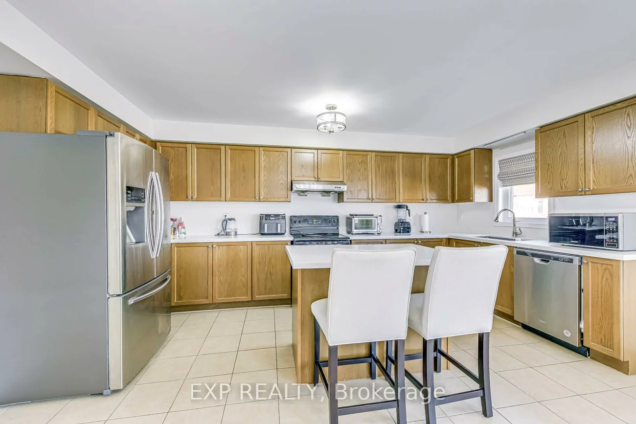751, Candlestick, Hurontario, Mississauga