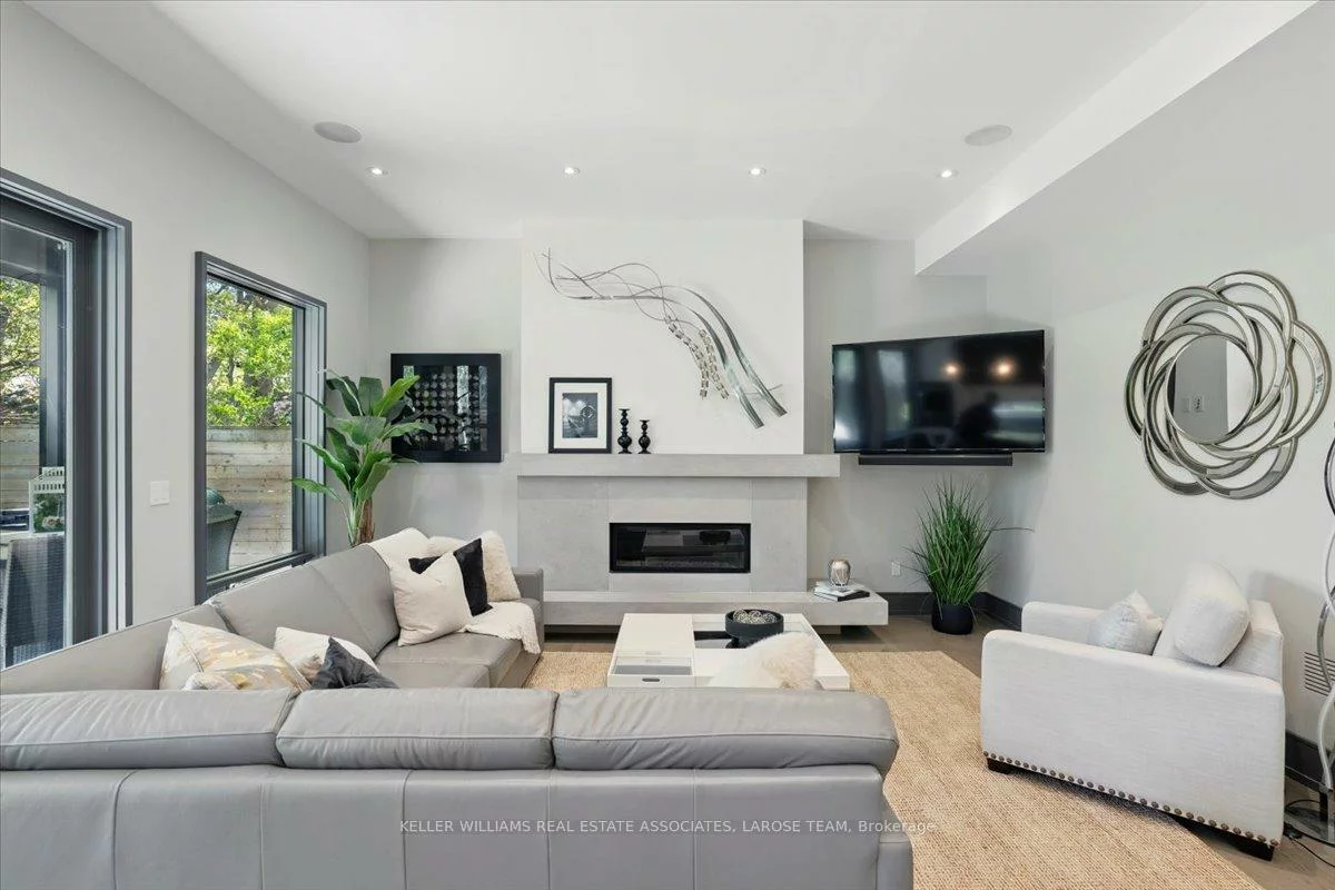 16, Maple, Port Credit, Mississauga