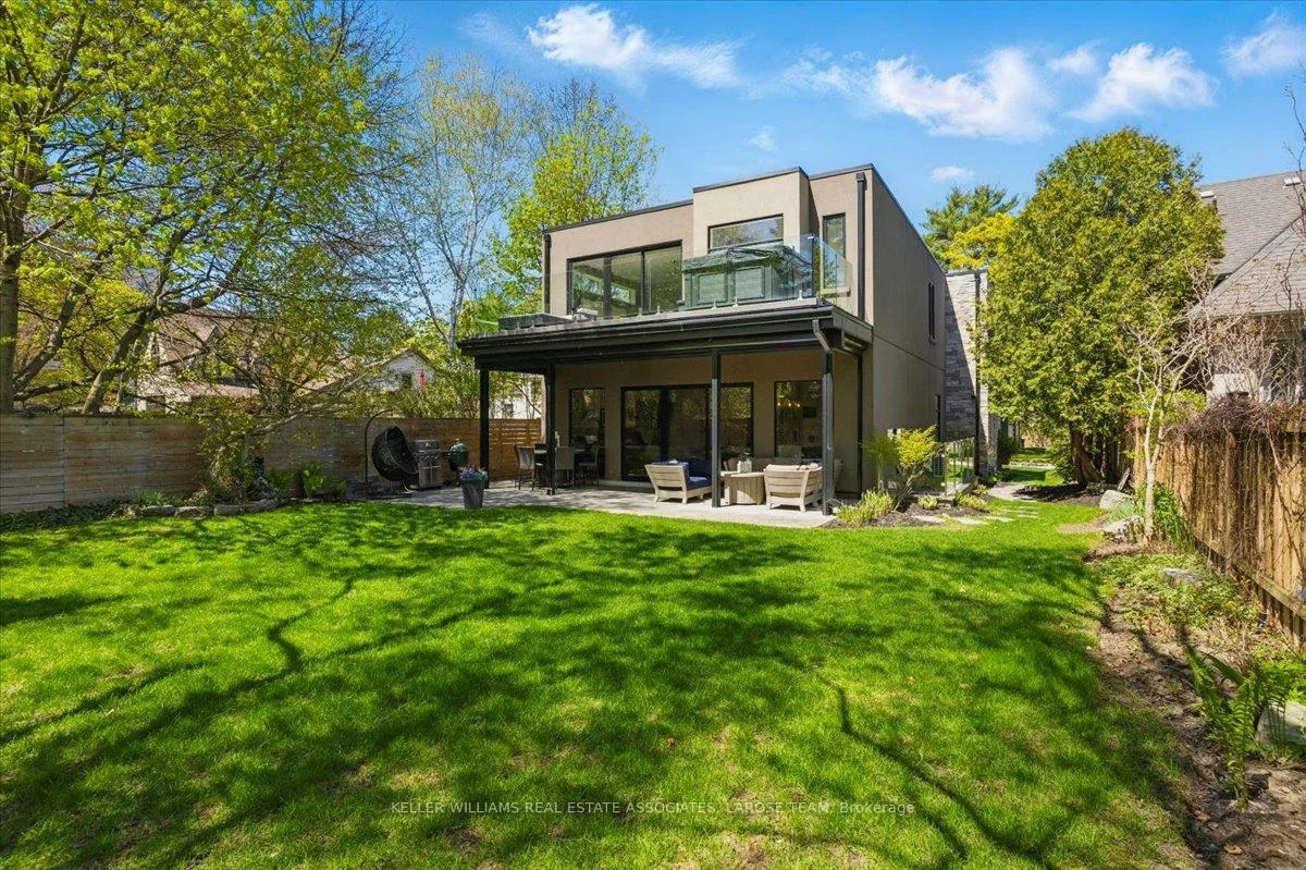 16, Maple, Port Credit, Mississauga