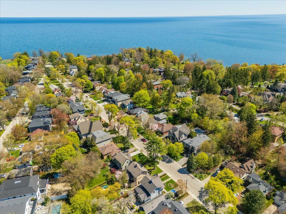 16, Maple, Port Credit, Mississauga