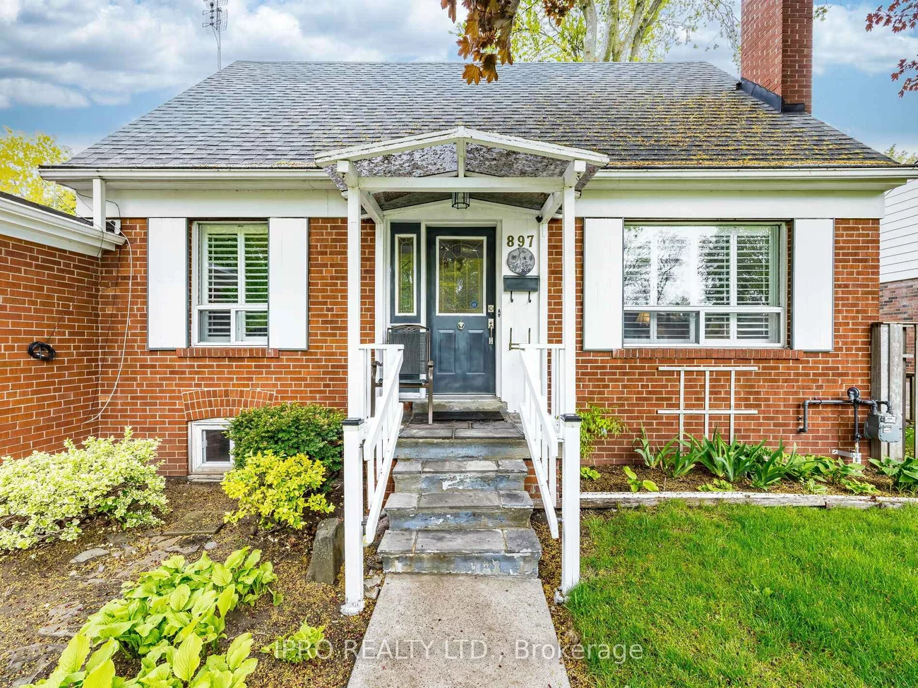 897, Johnathan, Lakeview, Mississauga