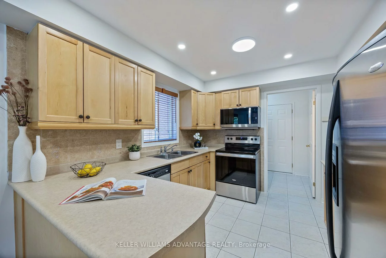 224, Cossack, Fairview, Mississauga