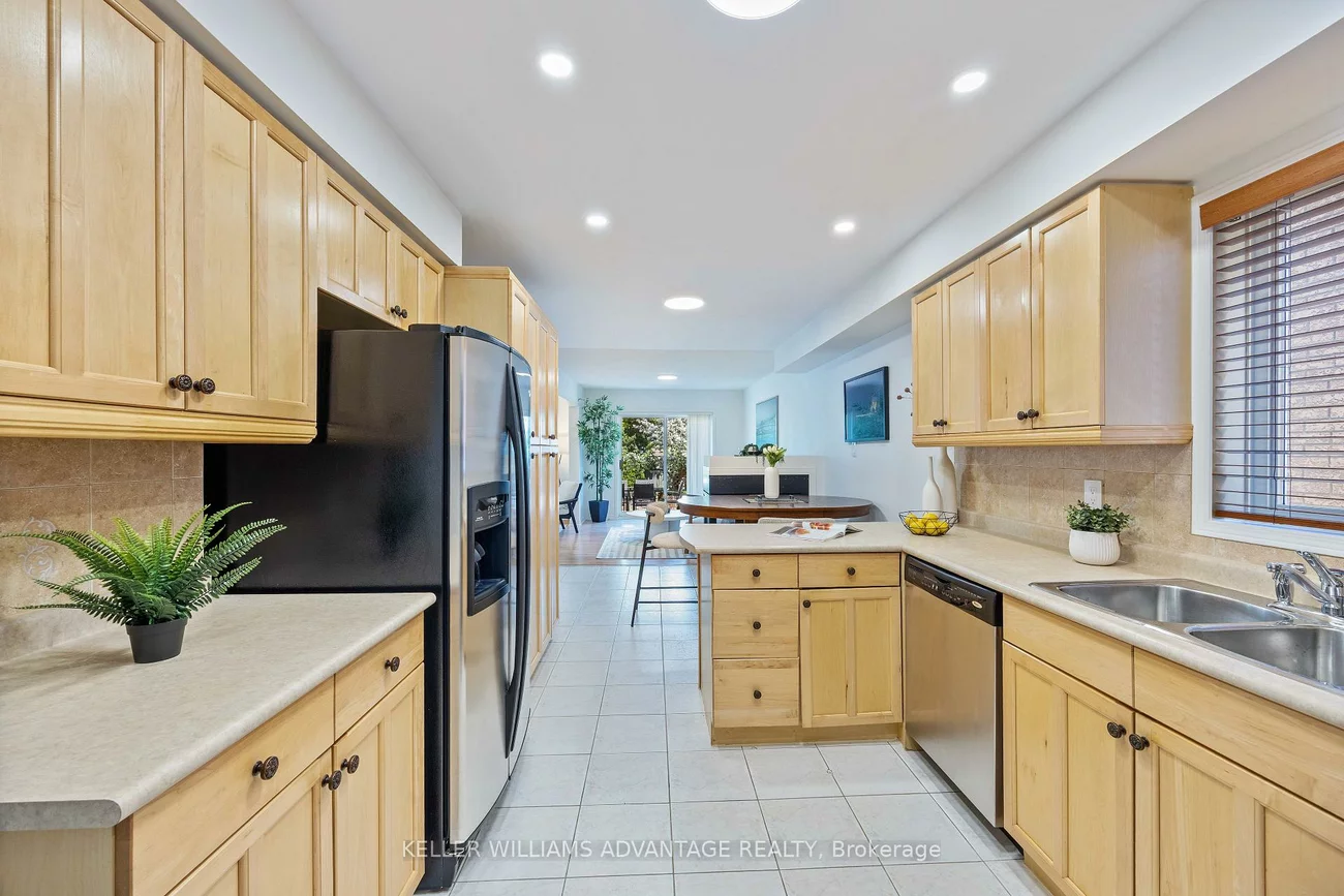 224, Cossack, Fairview, Mississauga