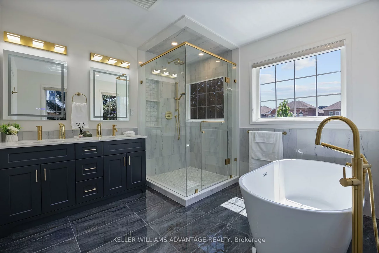 224, Cossack, Fairview, Mississauga