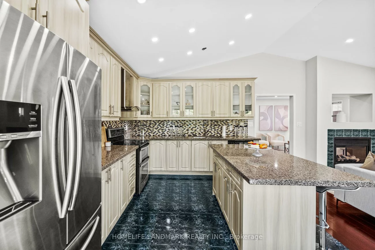 1034, Blueheron, East Credit, Mississauga