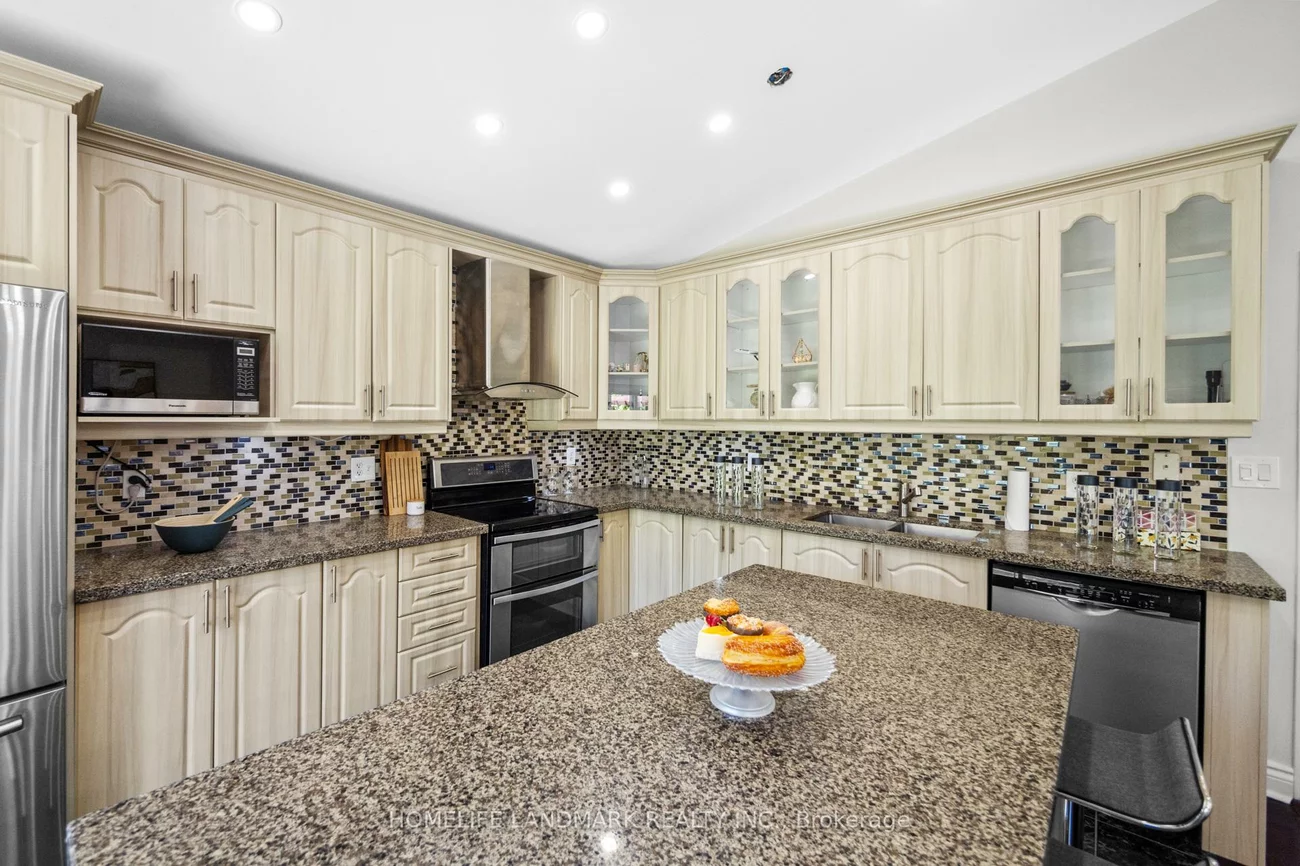 1034, Blueheron, East Credit, Mississauga