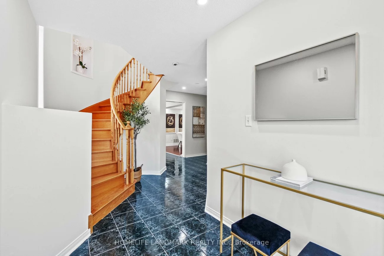 1034, Blueheron, East Credit, Mississauga