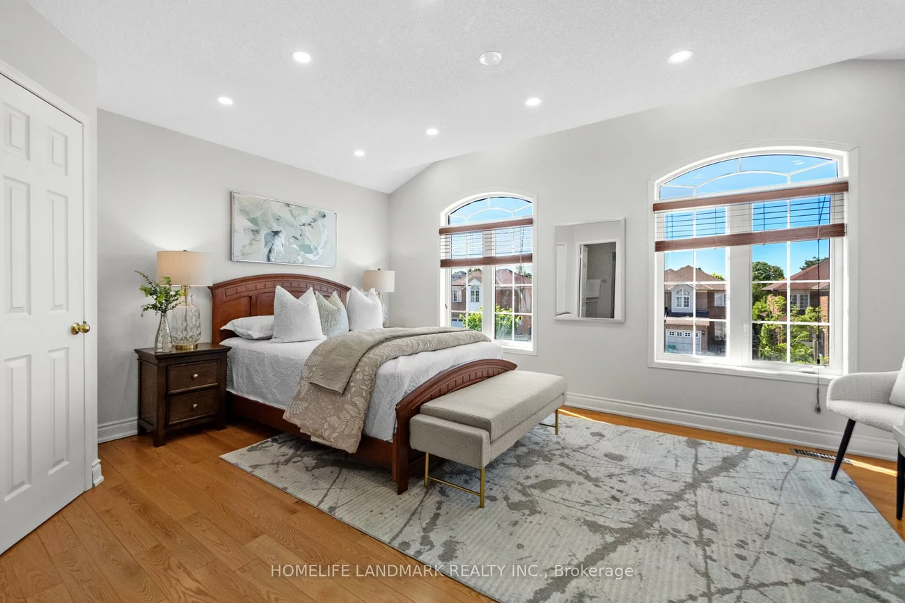 1034, Blueheron, East Credit, Mississauga