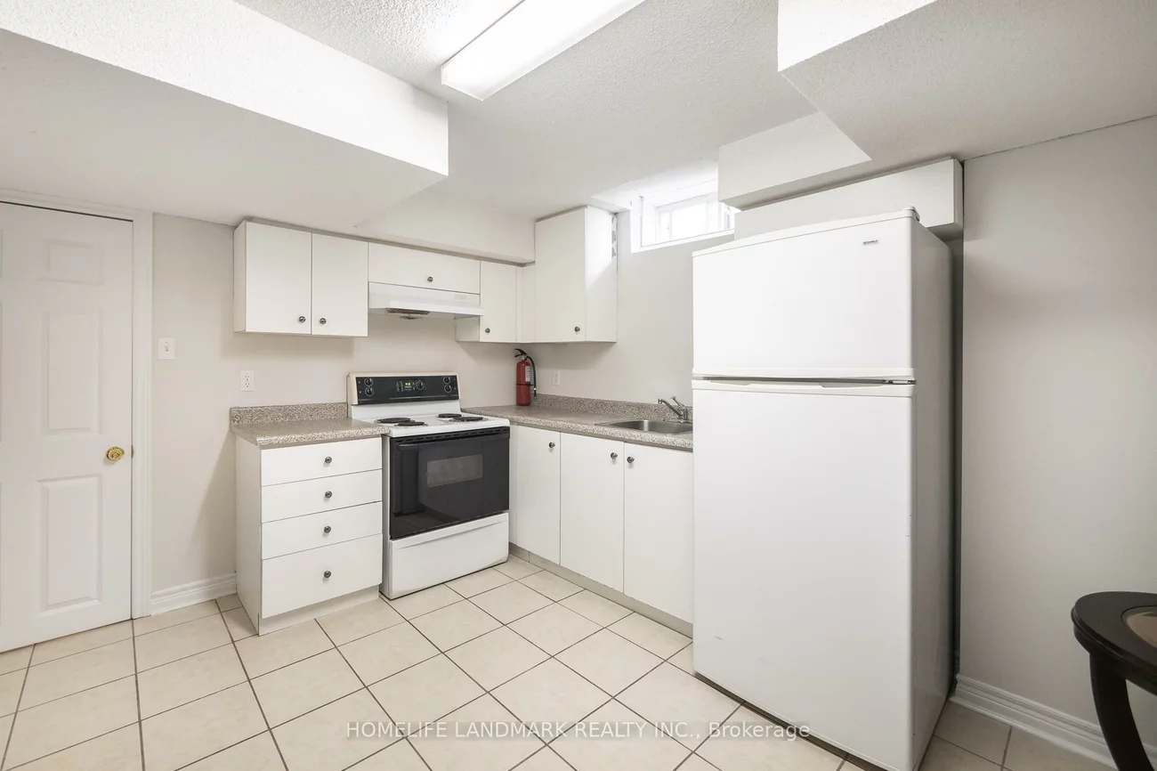 1034, Blueheron, East Credit, Mississauga