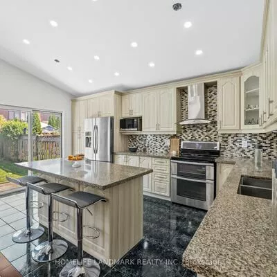 1034, Blueheron, East Credit, Mississauga