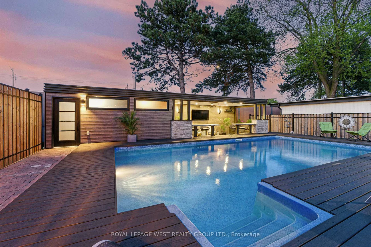 1321, Canford, Clarkson, Mississauga