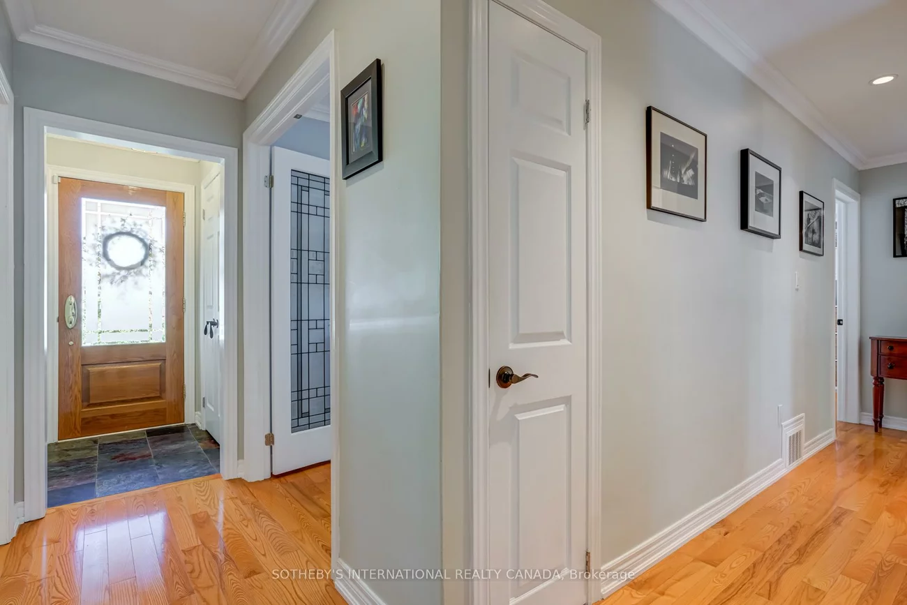 1226, Crossfield, Mineola, Mississauga