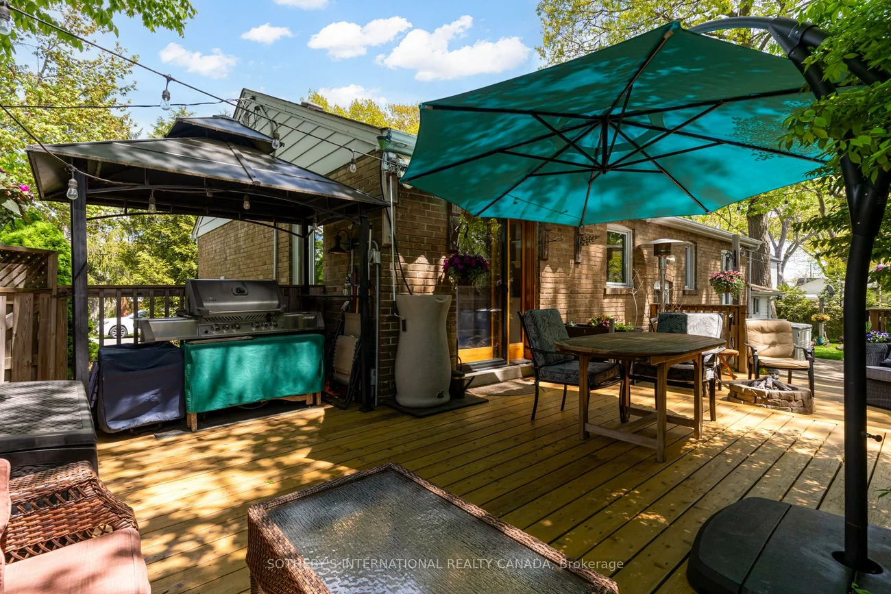 1226, Crossfield, Mineola, Mississauga