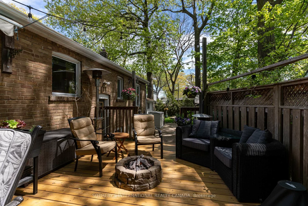 1226, Crossfield, Mineola, Mississauga