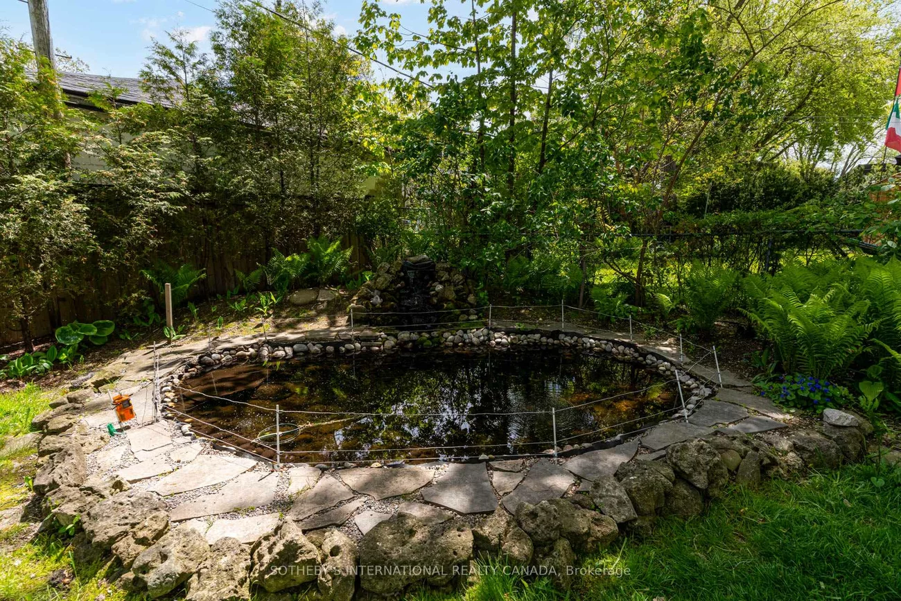 1226, Crossfield, Mineola, Mississauga