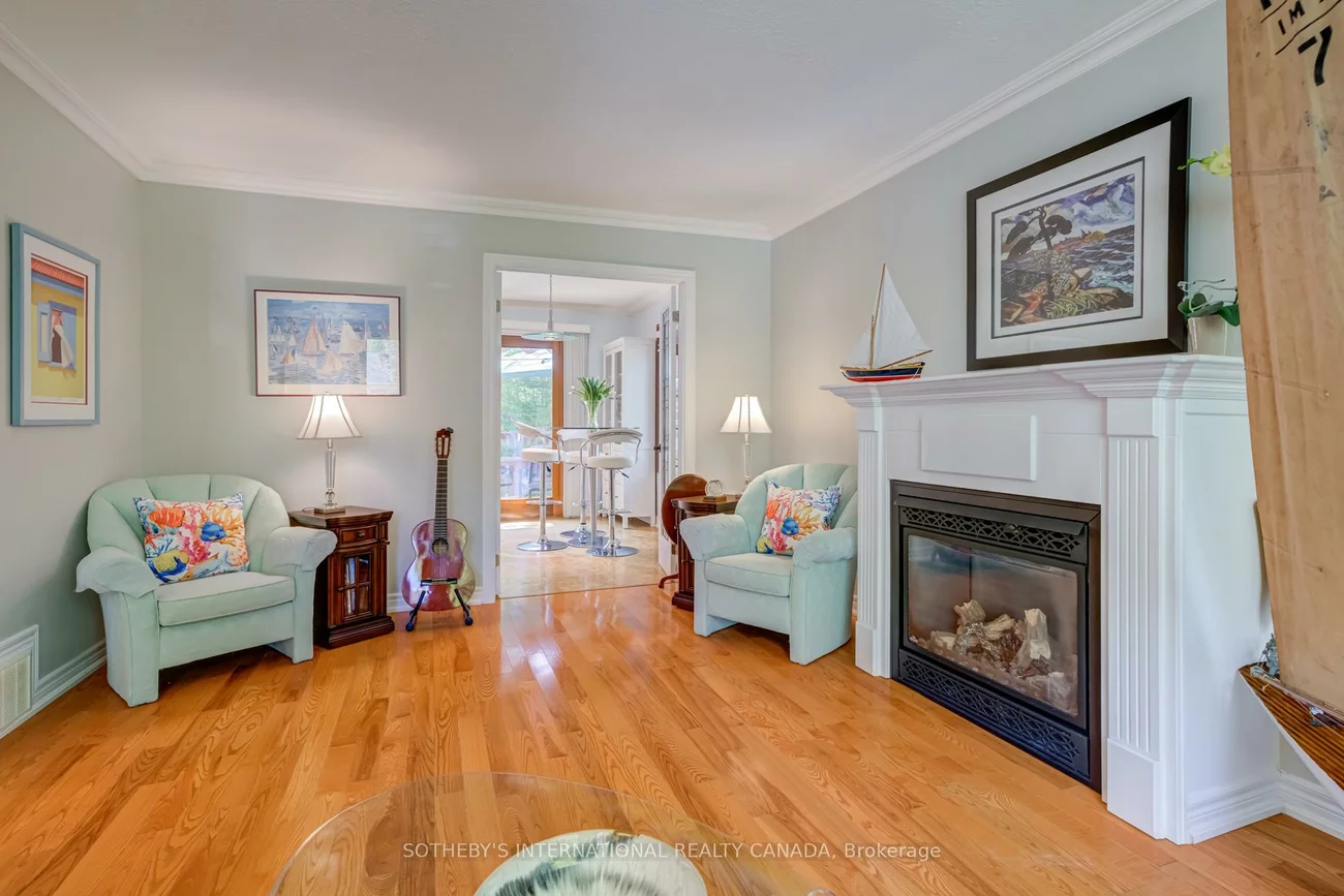1226, Crossfield, Mineola, Mississauga