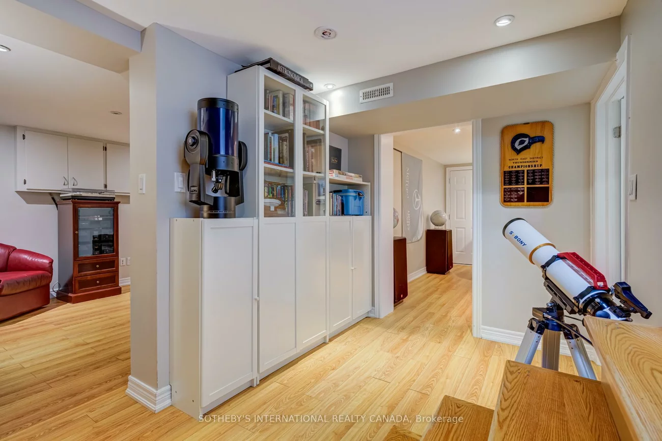 1226, Crossfield, Mineola, Mississauga