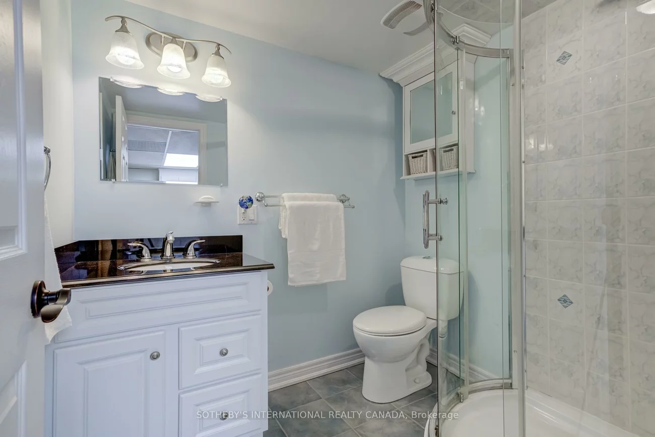 1226, Crossfield, Mineola, Mississauga