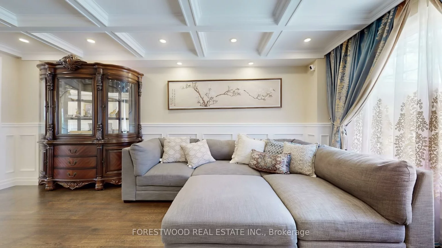 4449, Ashley, Hurontario, Mississauga
