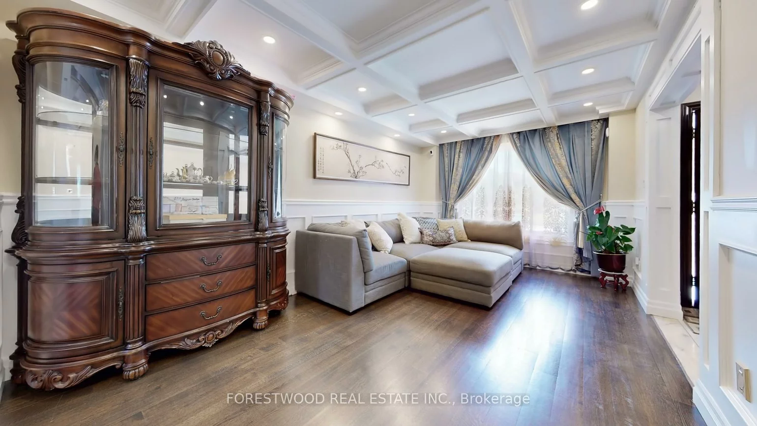 4449, Ashley, Hurontario, Mississauga