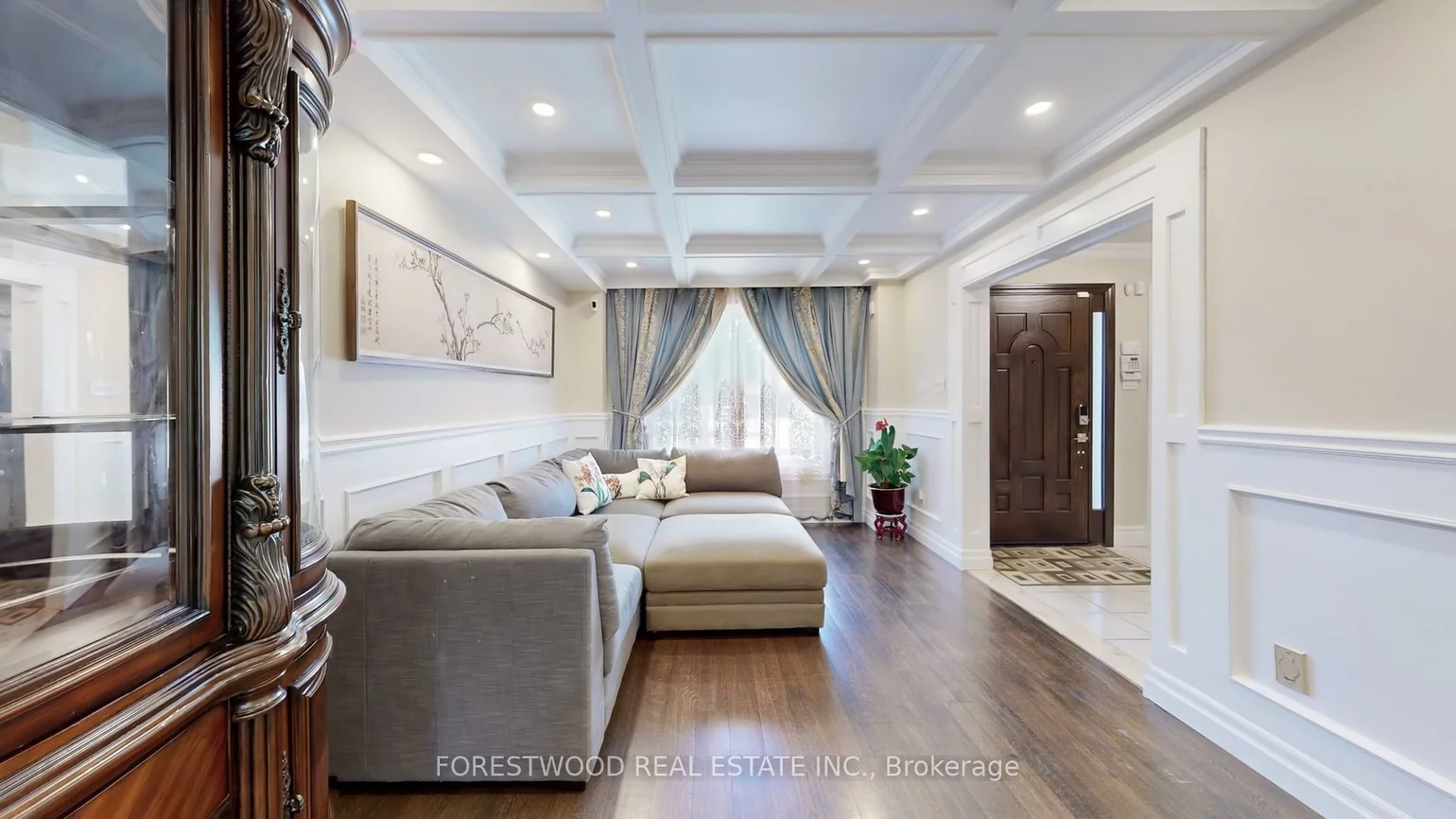 4449, Ashley, Hurontario, Mississauga
