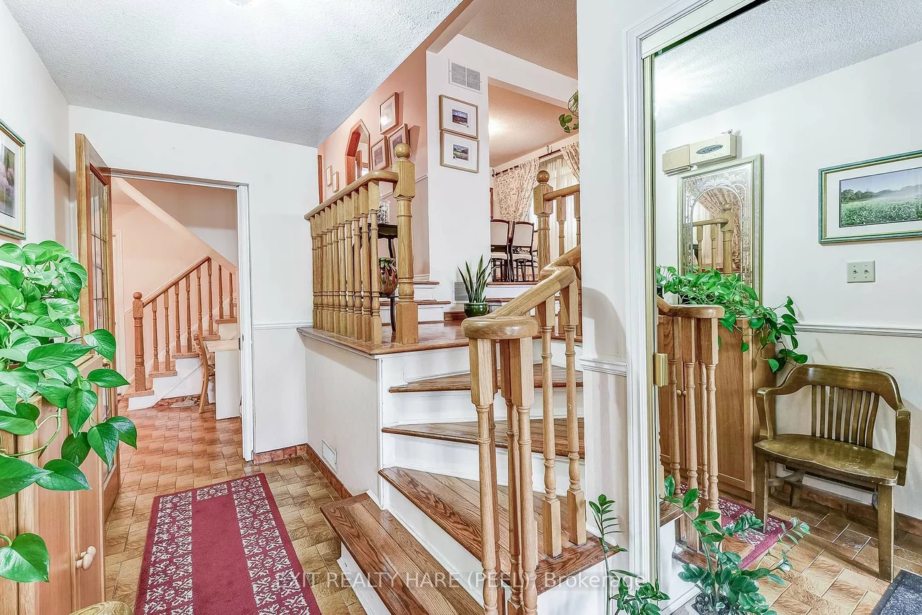 2433, Frayne, Cooksville, Mississauga