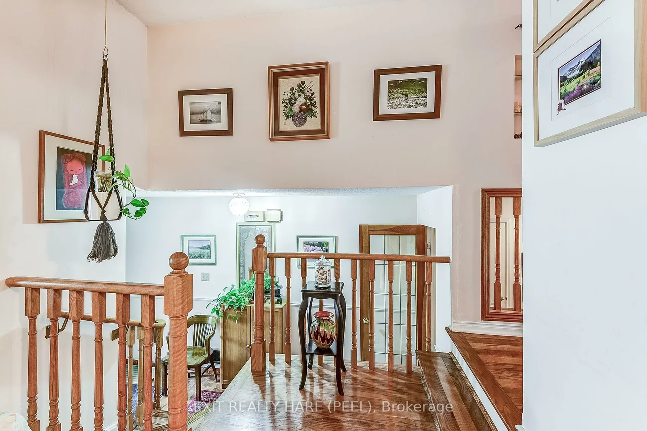 2433, Frayne, Cooksville, Mississauga
