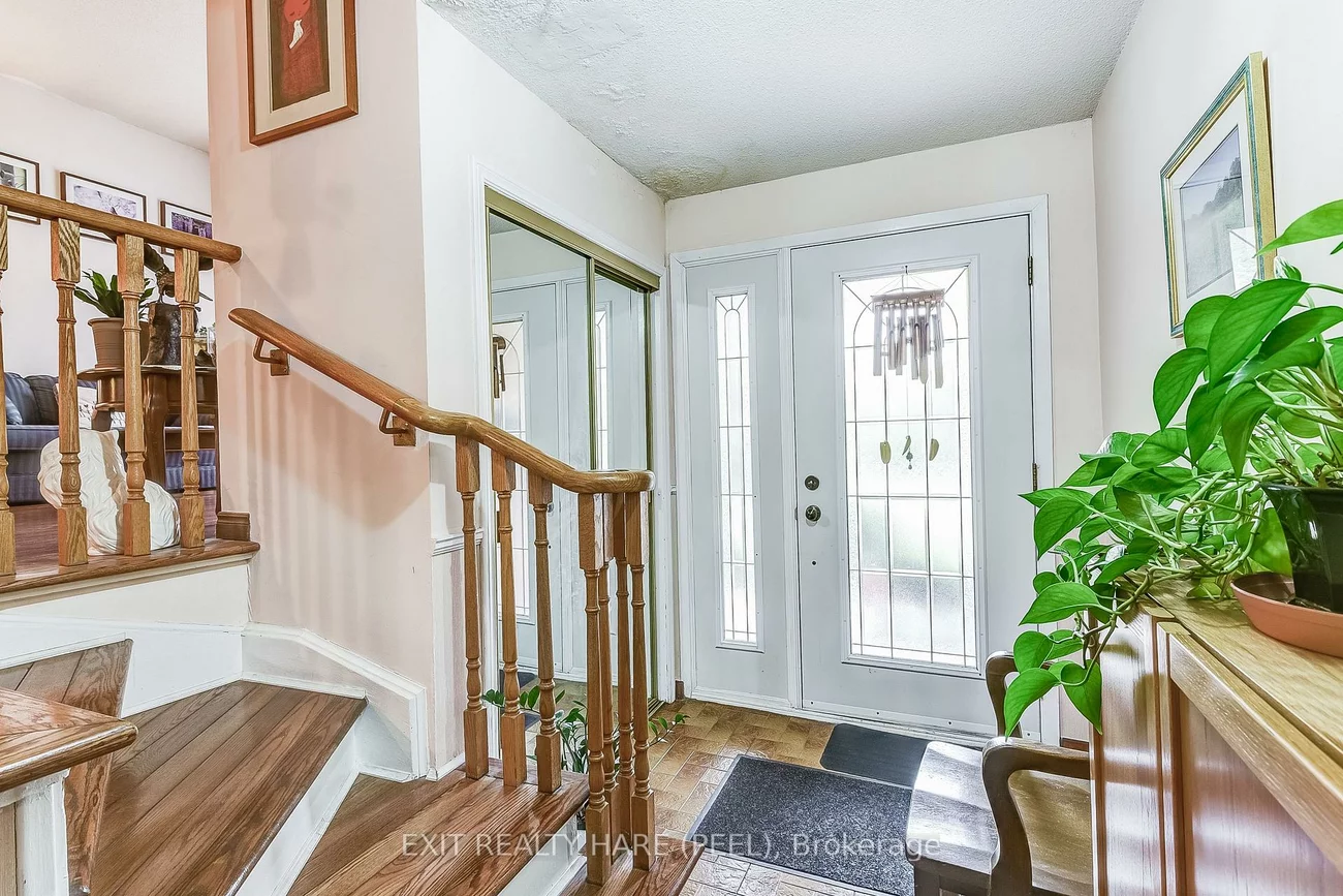 2433, Frayne, Cooksville, Mississauga