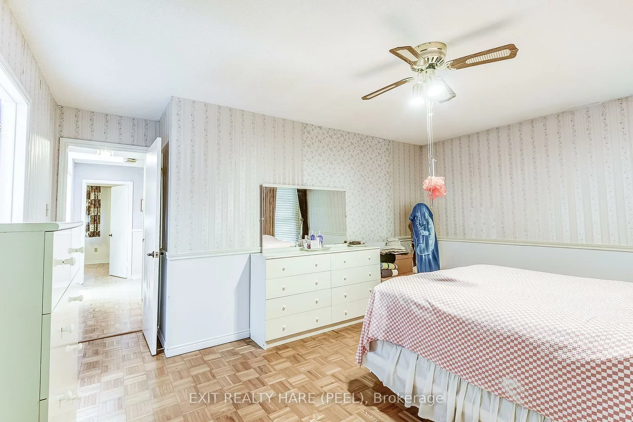2433, Frayne, Cooksville, Mississauga