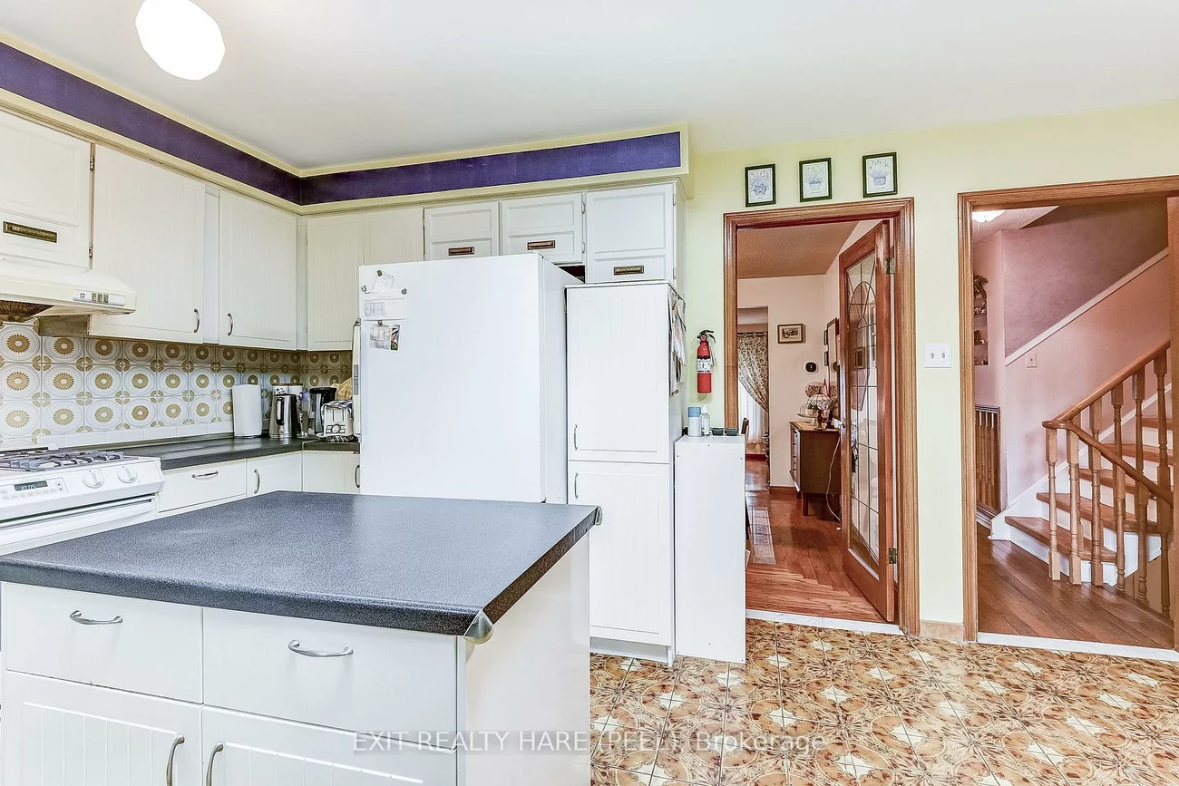 2433, Frayne, Cooksville, Mississauga