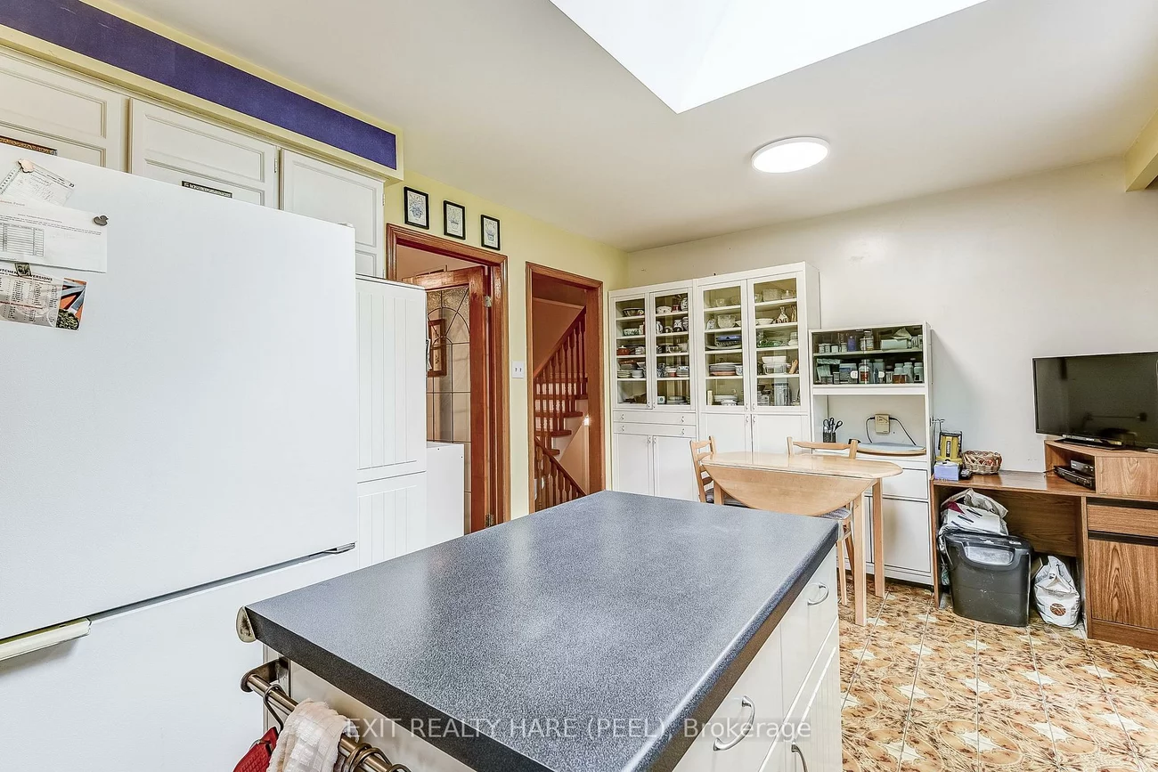 2433, Frayne, Cooksville, Mississauga
