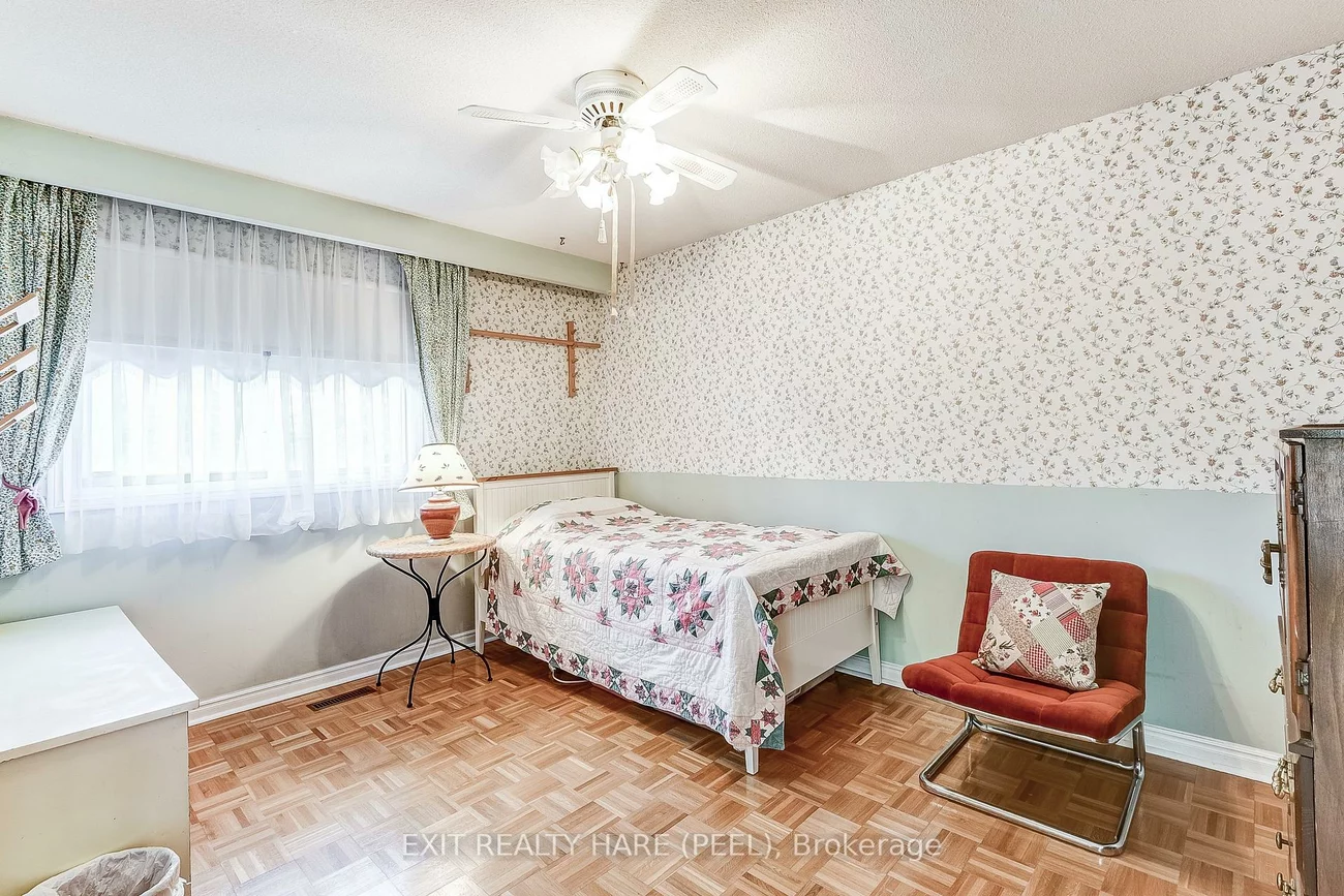 2433, Frayne, Cooksville, Mississauga