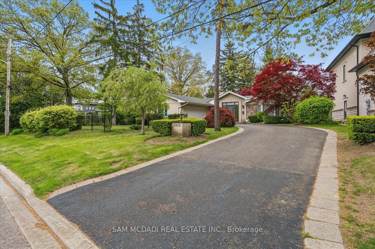 2076, Autumn Breeze, Cooksville, Mississauga