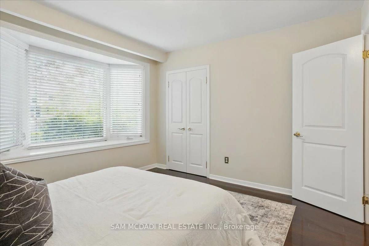 2076, Autumn Breeze, Cooksville, Mississauga