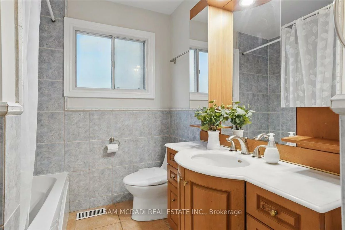 2076, Autumn Breeze, Cooksville, Mississauga