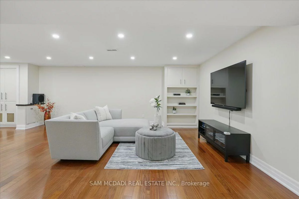2076, Autumn Breeze, Cooksville, Mississauga