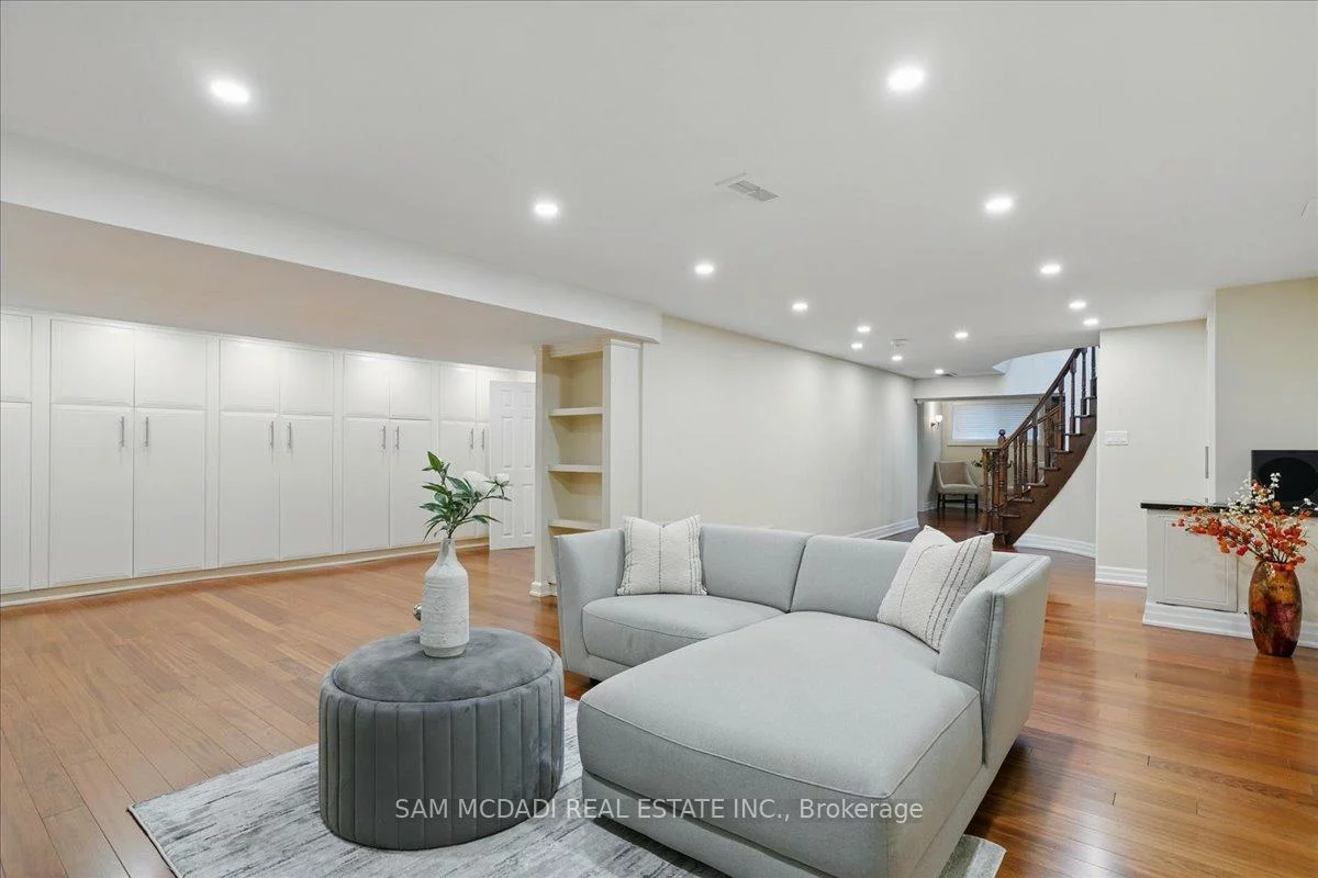 2076, Autumn Breeze, Cooksville, Mississauga