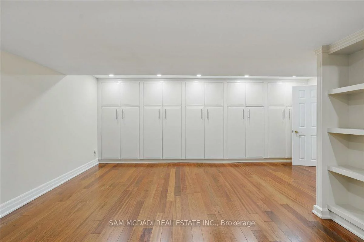2076, Autumn Breeze, Cooksville, Mississauga
