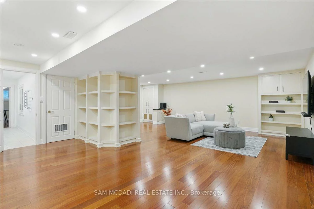 2076, Autumn Breeze, Cooksville, Mississauga