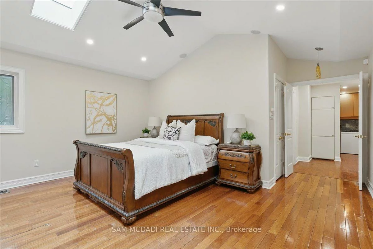 2076, Autumn Breeze, Cooksville, Mississauga