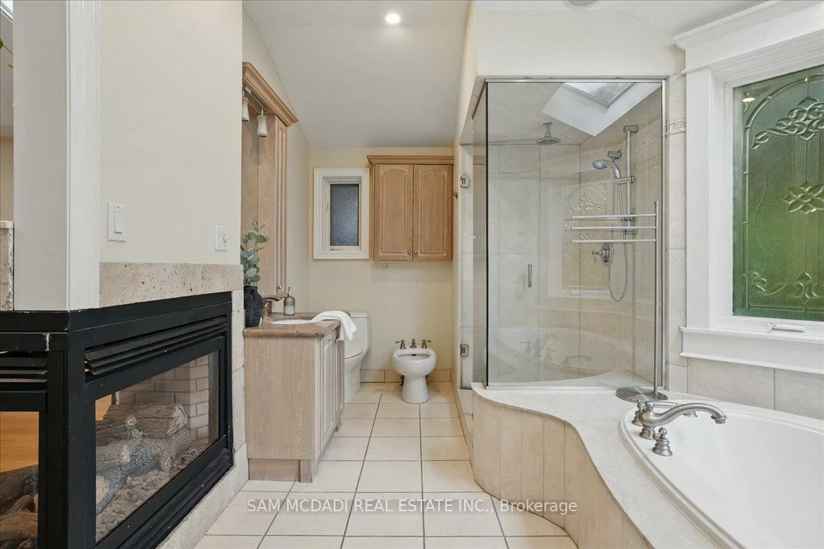 2076, Autumn Breeze, Cooksville, Mississauga
