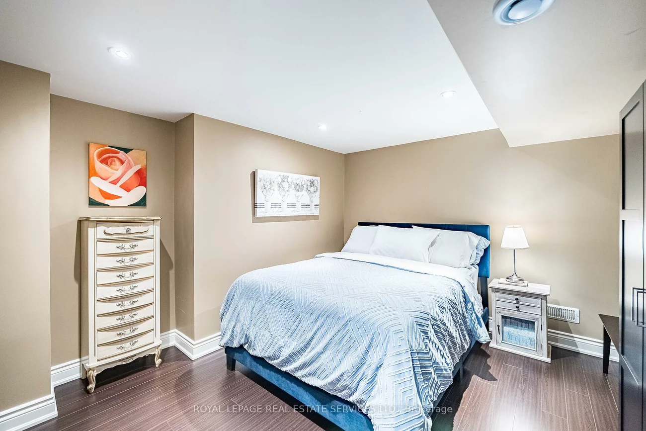 1532, Lovelady, Rathwood, Mississauga