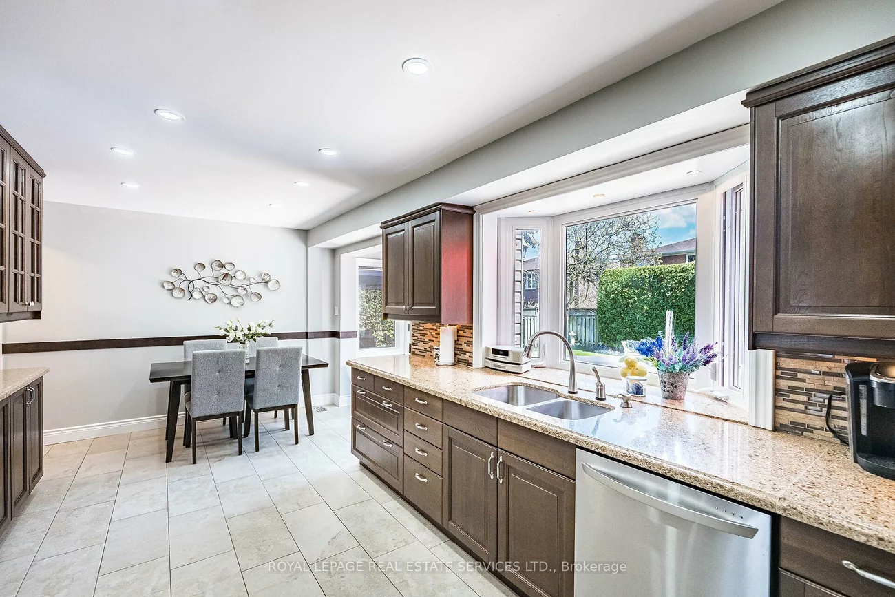 1532, Lovelady, Rathwood, Mississauga