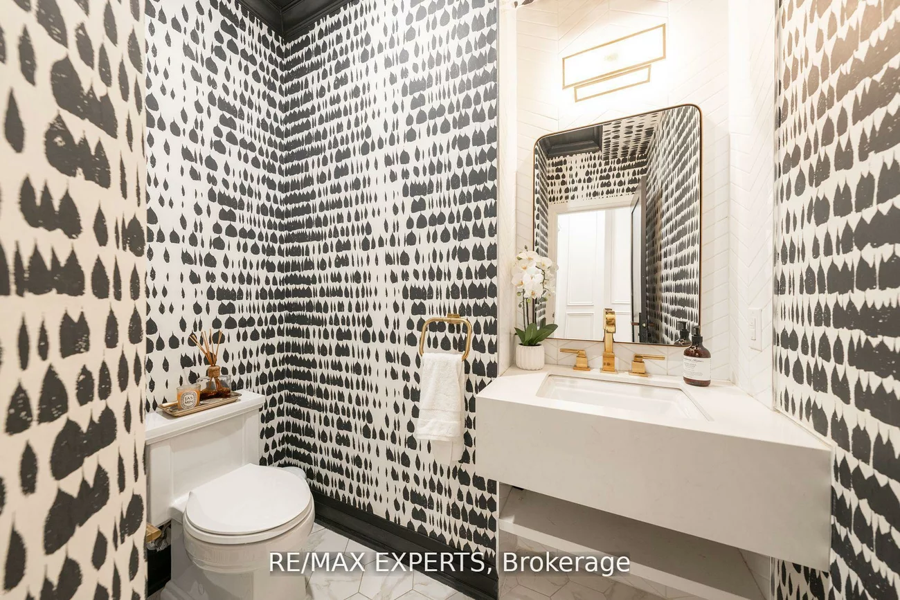 5380, Vail, Central Erin Mills, Mississauga