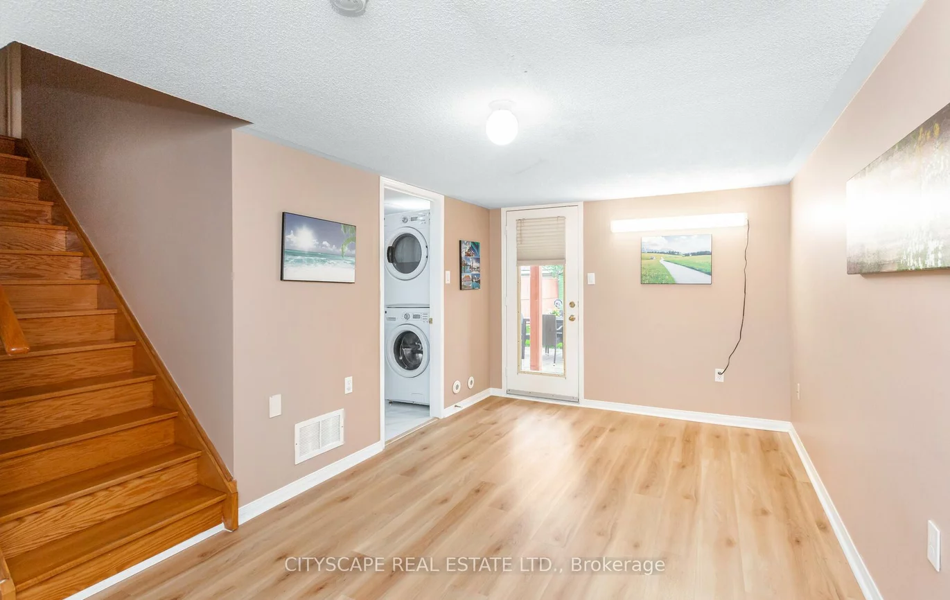 6607, Jazzy, Meadowvale Village, Mississauga