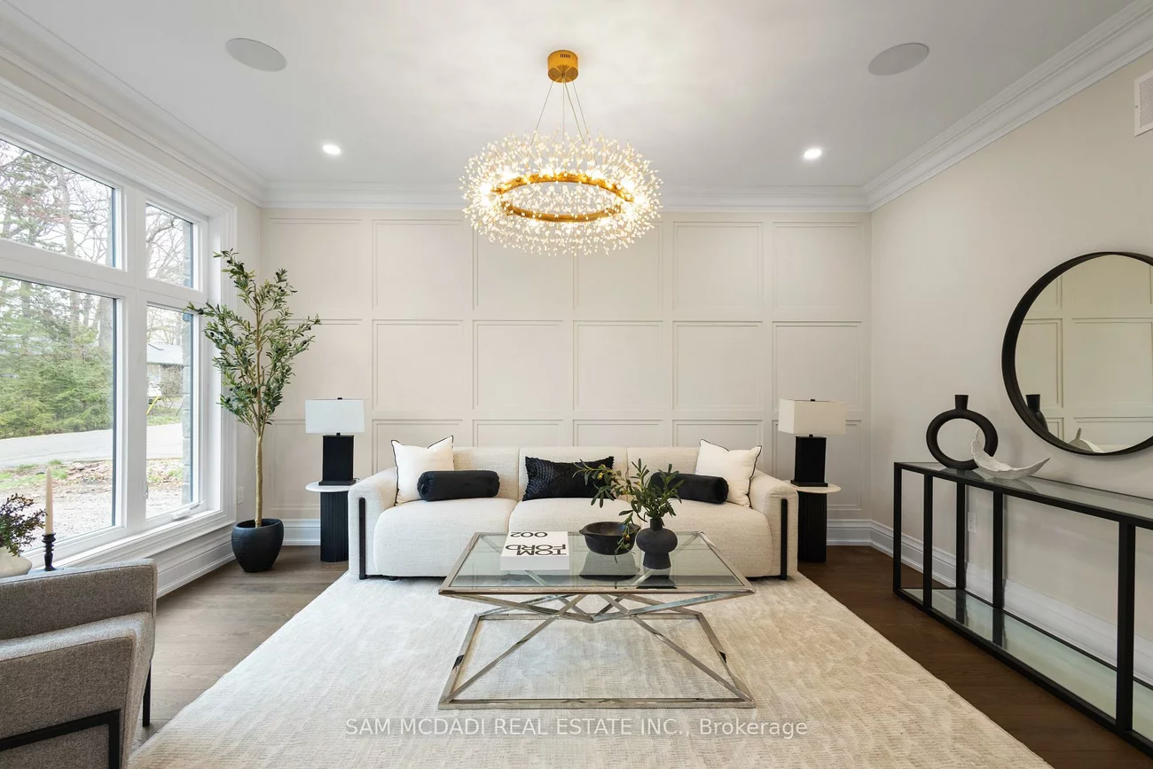 72, Oakes, Mineola, Mississauga