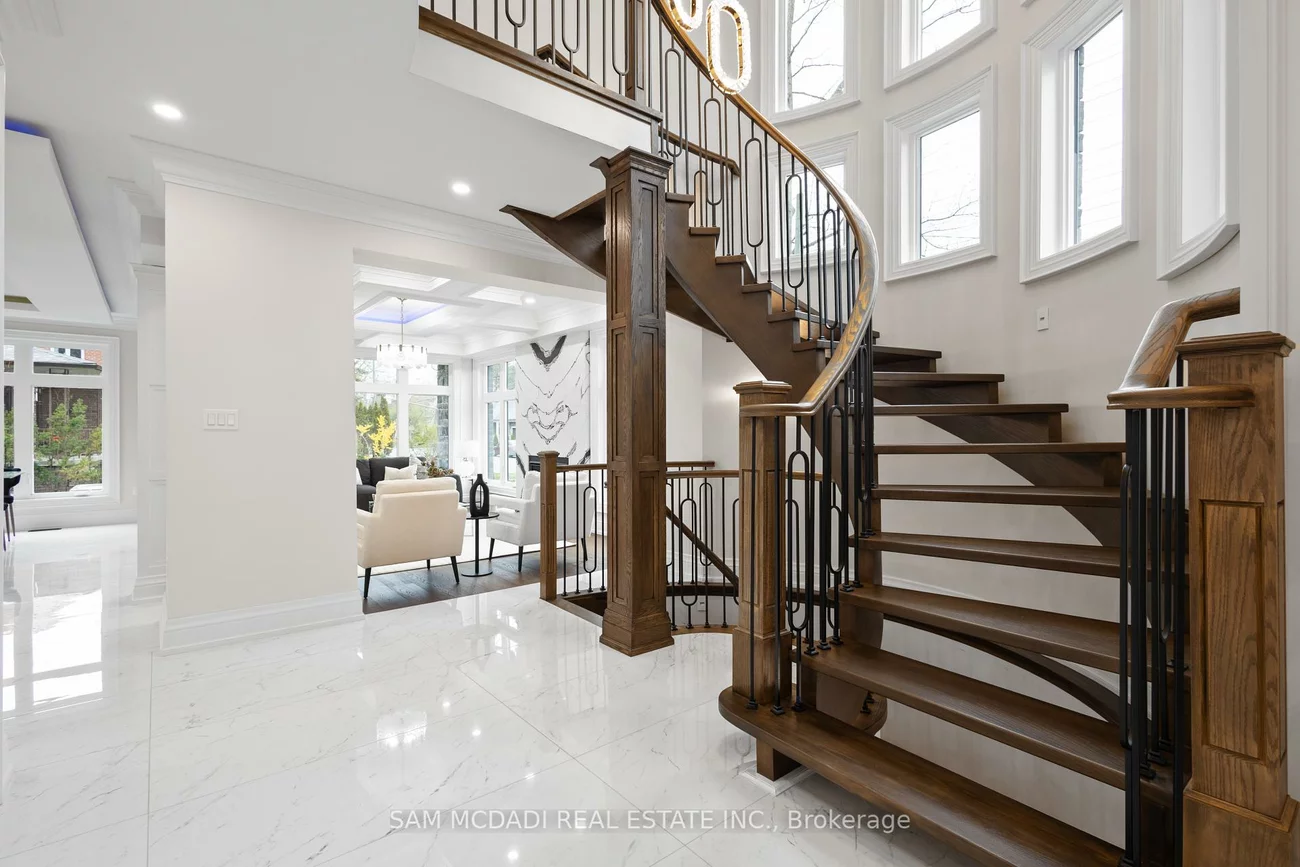 72, Oakes, Mineola, Mississauga