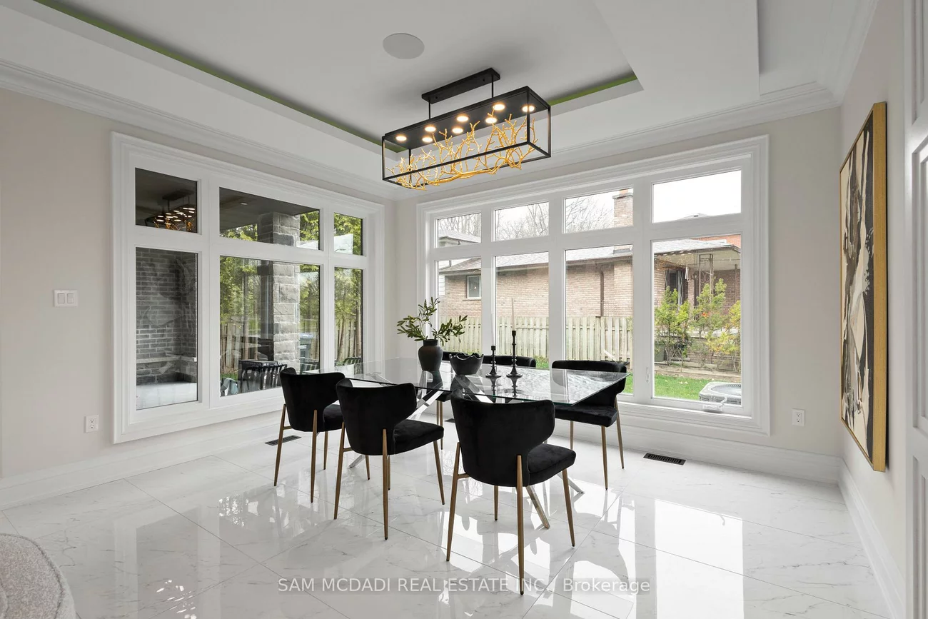 72, Oakes, Mineola, Mississauga