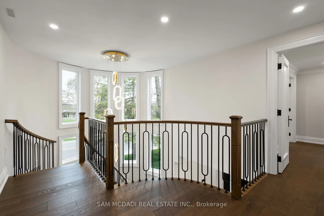 72, Oakes, Mineola, Mississauga